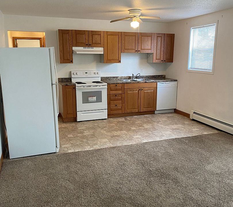 1st image of 810 10th St NE APT 1