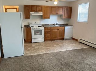 810 10th St NE APT 1, Jamestown, ND 58401