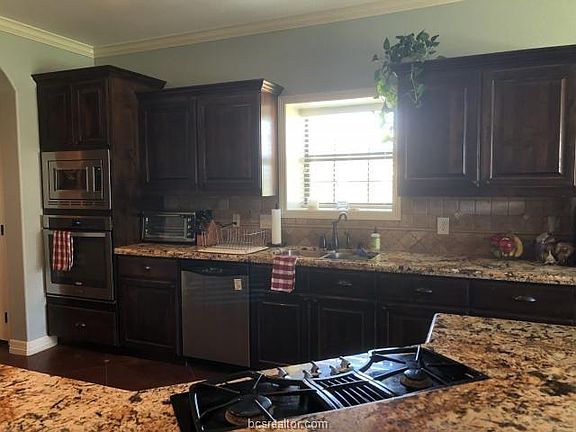 5th image of 4221 Rocky Rhodes Dr