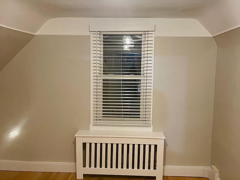 1st image of 30 Hobby St Floor 3