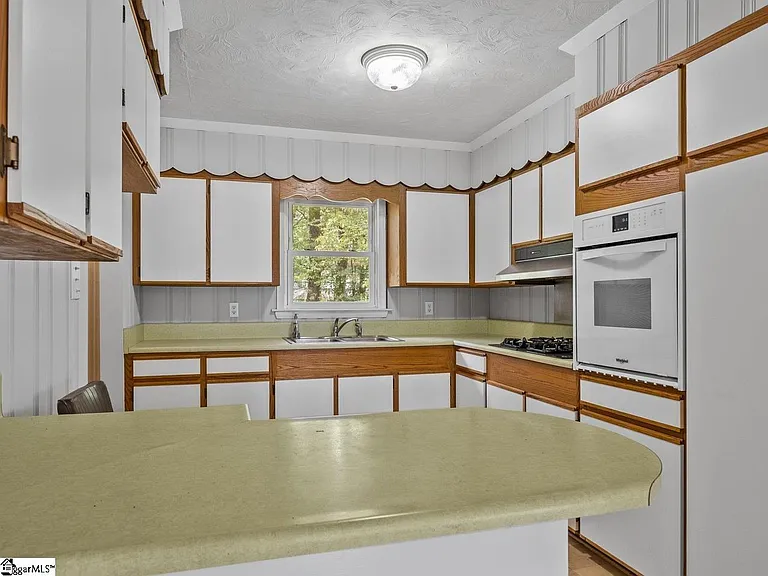 528 Glenwood Dr — Photo 4