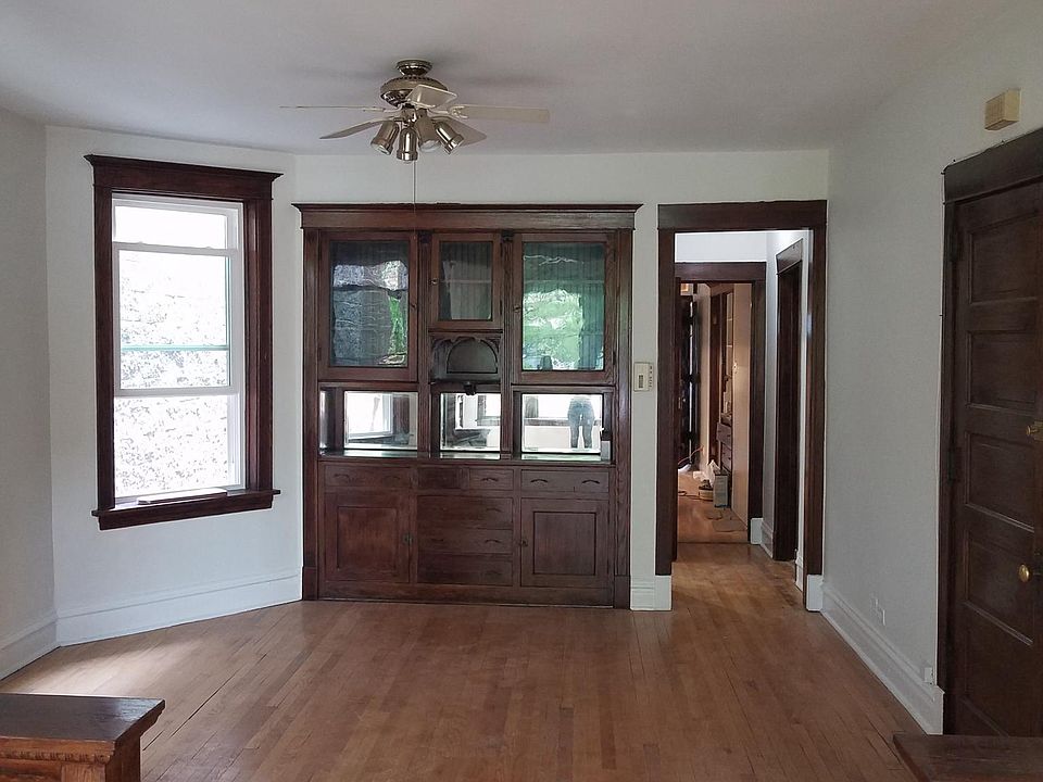 1st image of 2137 W Belmont Ave #3