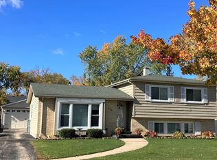 874 S Michigan Ave, Addison, IL 60101