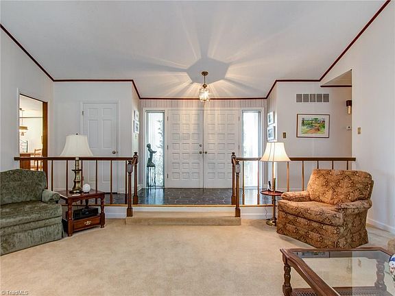 3rd image of 105 Woodleigh Ct