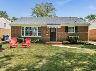 807 S Hawthorne Ave, Elmhurst, IL 60126