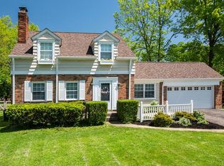 7292 Hosbrook Rd, Cincinnati, OH 45243