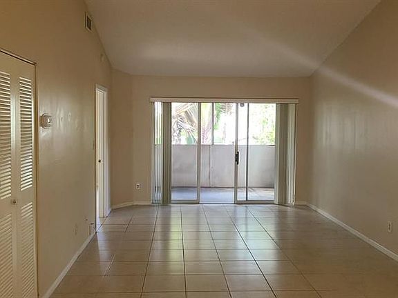 4th image of 903 Coral Club Dr #903