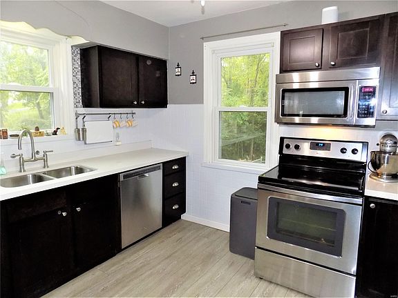 3rd image of 517 Leffingwell Ave