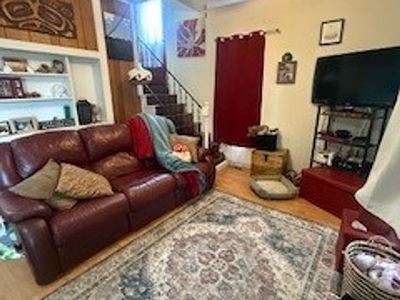 5th image of 214 S G St