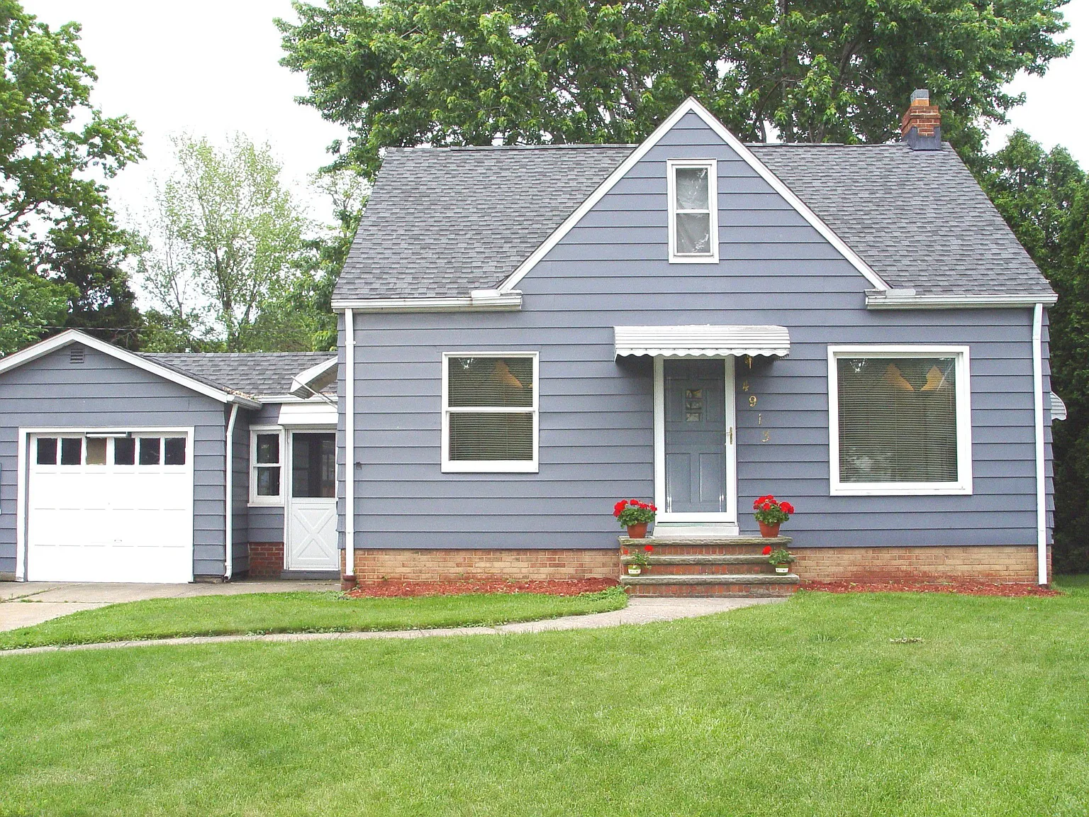 4913 Kenmore Ave photo 1