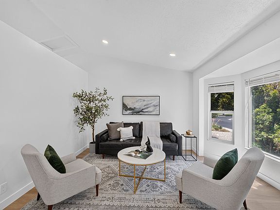 4th image of 3684 S Queenspointe Ln