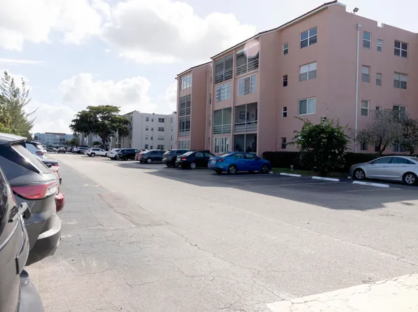 2851 Somerset Drive #116, Lauderdale Lakes, FL 33311