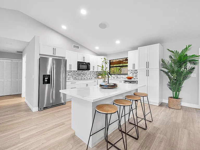 1252 Raintree Ln — Photo 11