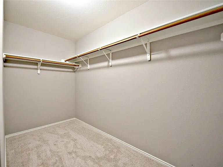 510 Golden Gate Dr — Photo 14