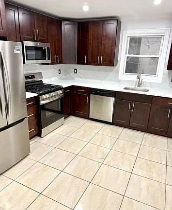 3rd image of 218-12 118th Ave #2