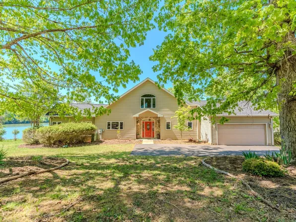 1269 Runaway Bay Rd, Lynch Station, VA 24571