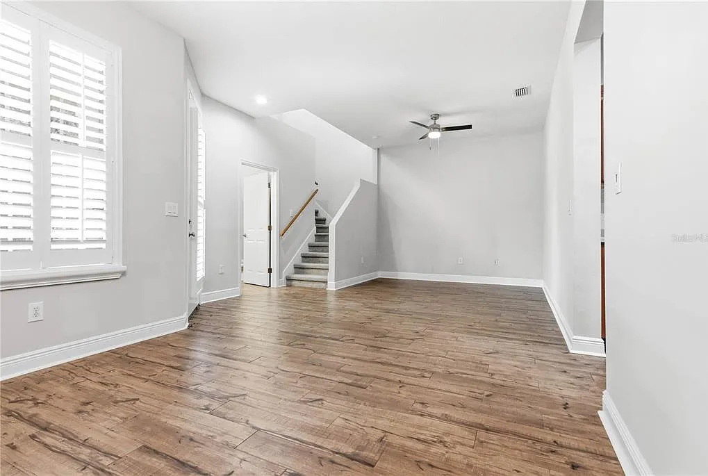 4 bed, 2.5 bath, 2204 sqft, $3,400 — Photo 4
