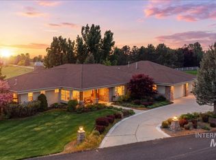 9547 W Golden View Dr, Star, ID 83669