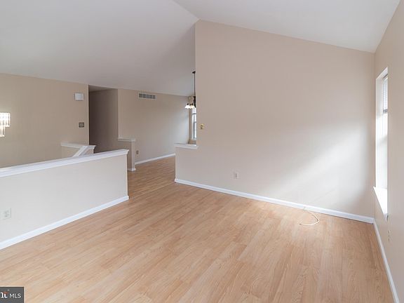 2nd image of 319 Colorado Trl