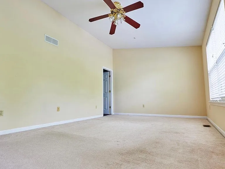 121 Langdon Farm Cir — Photo 12