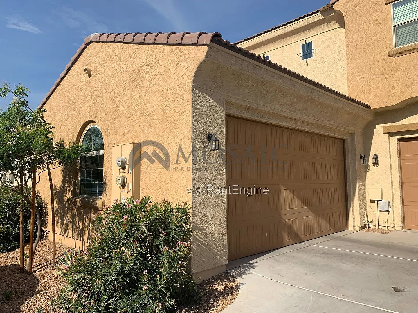 1367 S Country Club Dr — Photo 2
