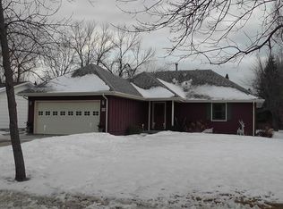 1710 2nd Pl NE, Jamestown, ND 58401