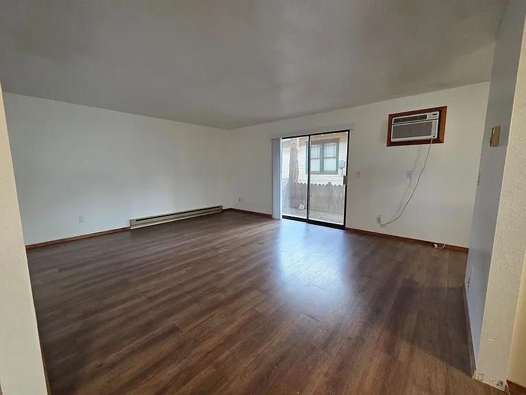 124 N Delaware Ave — Photo 3