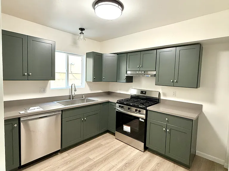 14606 Gilmore St #3 — Photo 1