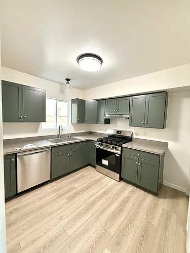 14606 Gilmore St #3 Photo 1