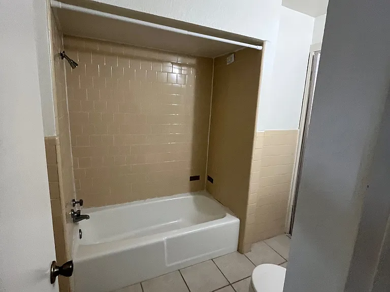 60 Yacht Club Dr NE #10 — Photo 6