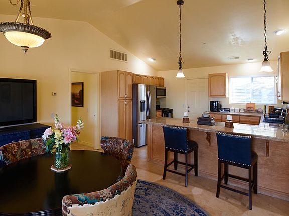 Dining/Kitchen