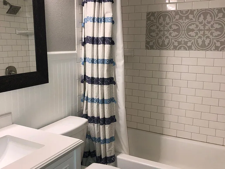2nd Floor- Full Bathroom