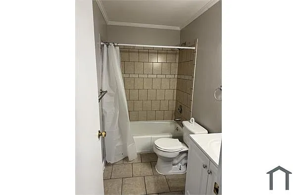 Building Photo - 13 Warren Lodge Ct #1C