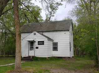 615 E 8th St, Morris, MN 56267