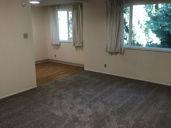 3rd image of 1045 W Washington Ave APT 10