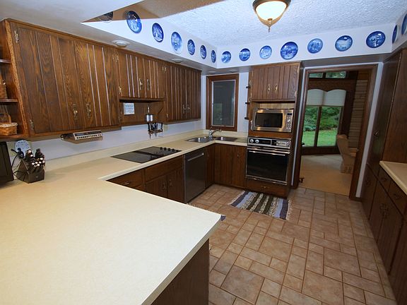 3rd image of 25844 Scott Park Rd