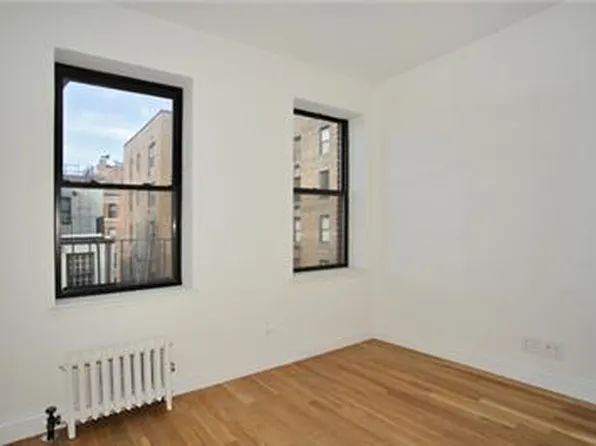 223 West 10th Street image 1 of 7