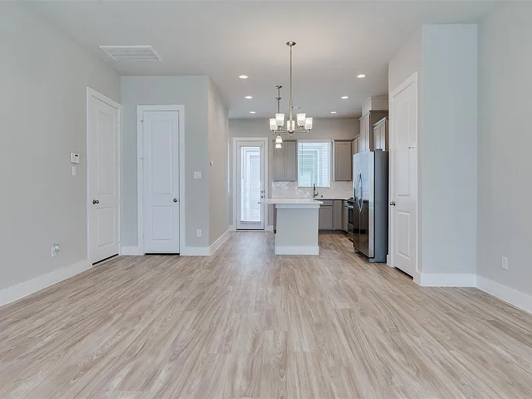 7705 Rainbow Close Ln — Photo 5