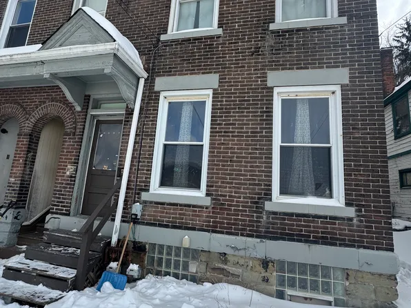 209 Welsh Ave #B, Wilmerding, PA 15148