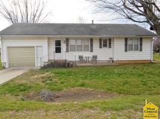 405 W Butterfield Trl, Cole Camp, MO 65325