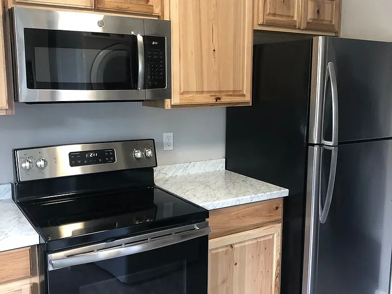 515 Hazel St — Photo 12