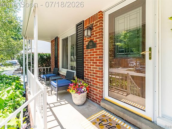 3rd image of 309 Amelia Ave
