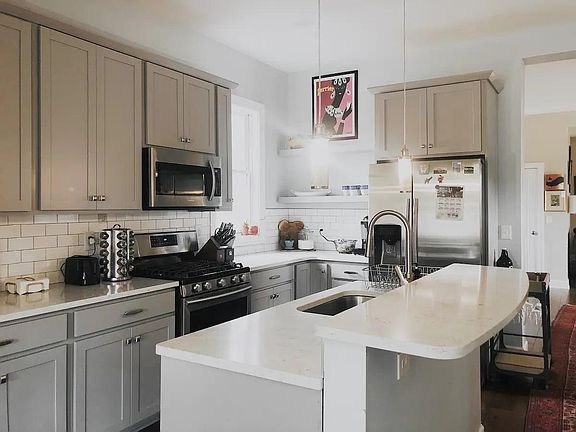 2nd image of 7714 Franklin Blvd
