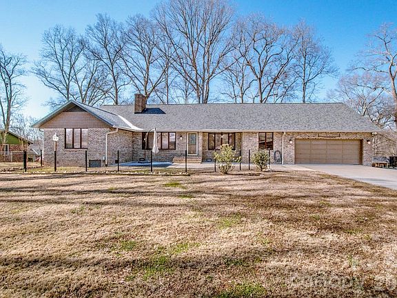 5th image of 114 Old Mine Rd