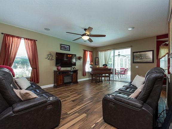 3rd image of 15903 Leatherleaf Ln