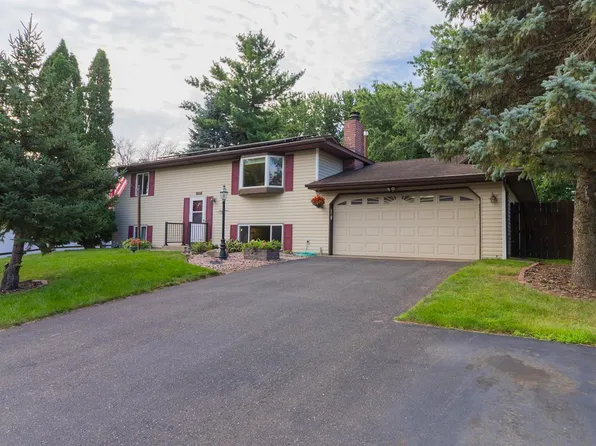1388 Amaryllis Ln, Eagan, MN 55123