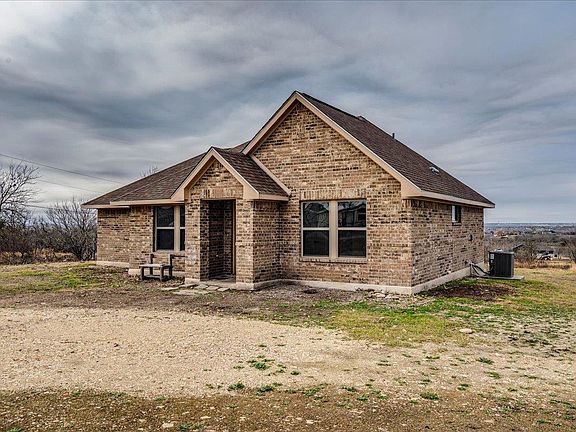 3rd image of 1092 Engelke Rd