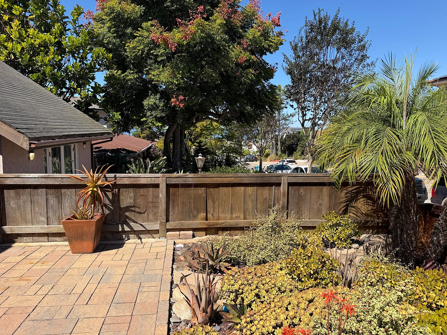 2 bed, 1200 sqft, $4,545 — Photo 3