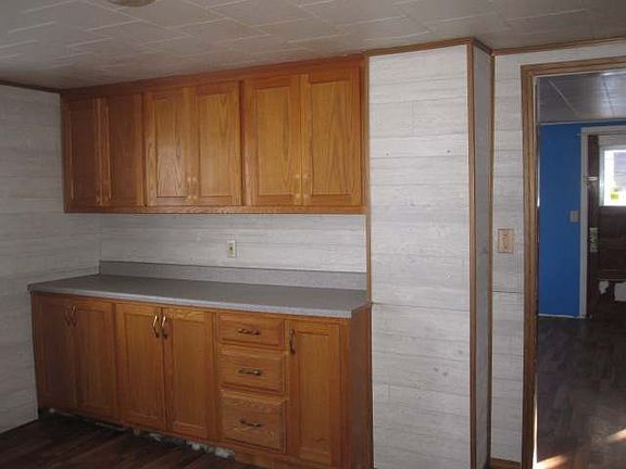 4th image of 111 E Phillip St #E