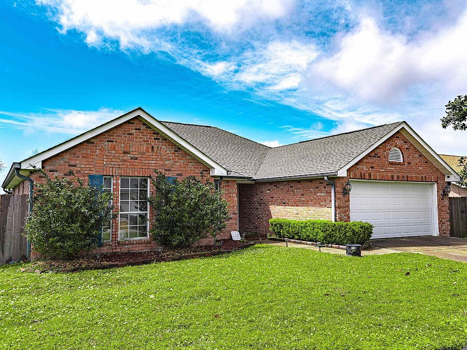 1st image of 609 Mayflower Ct